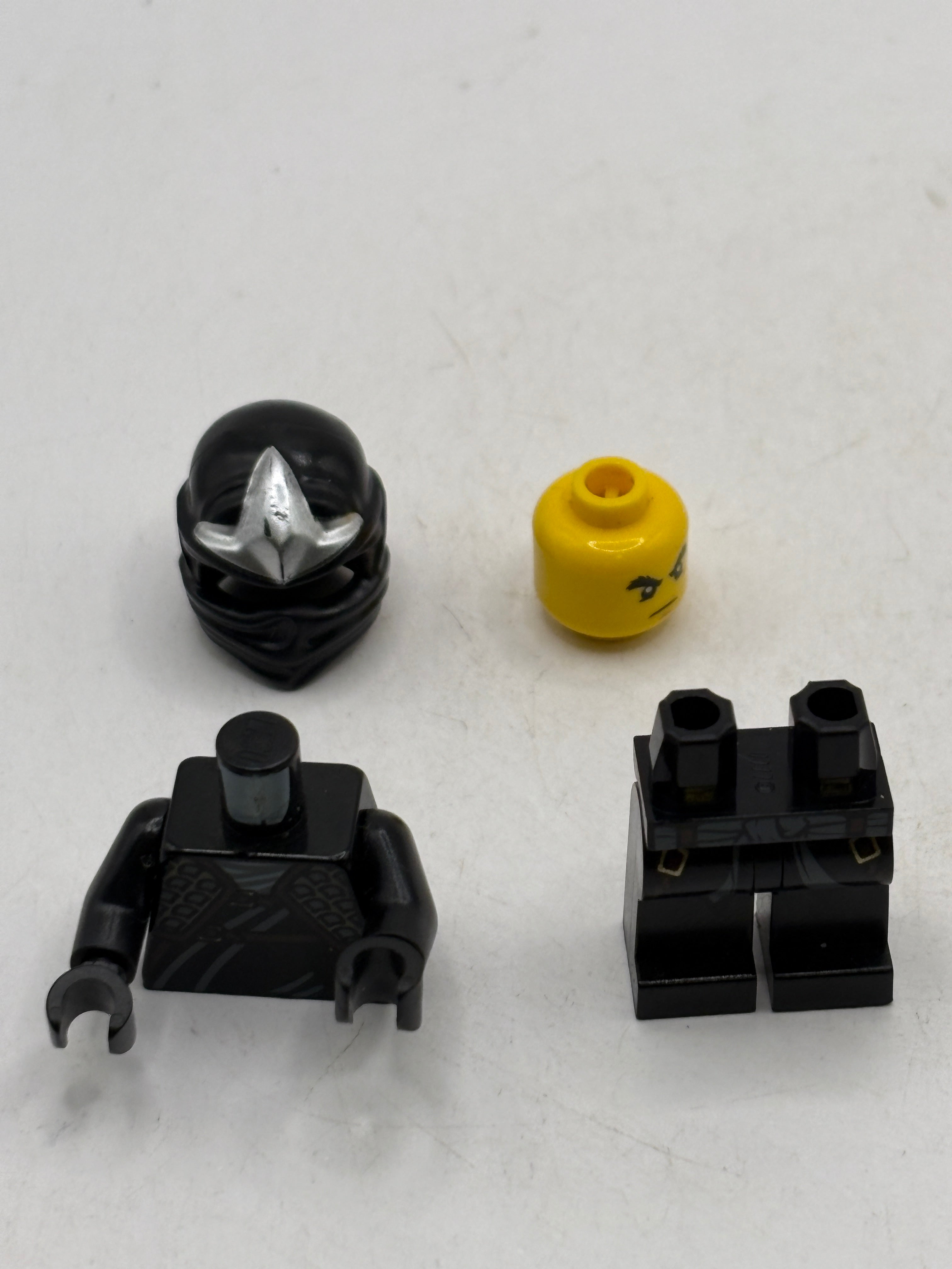 LEGO Ninjago Rise of the Snakes Cole ZX No Shoulder Armor Minifigure - njo0039